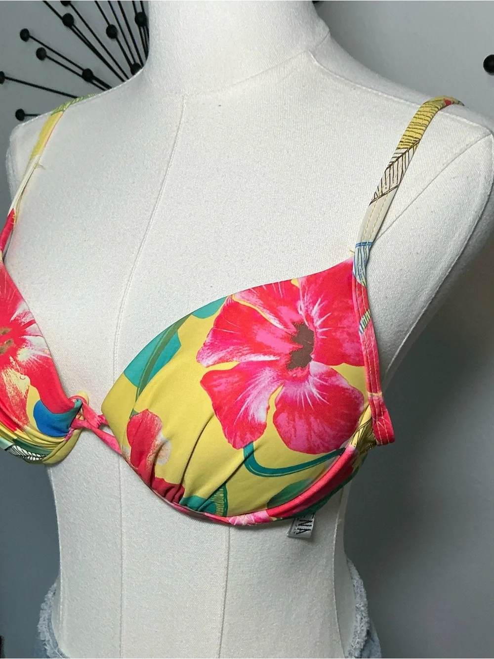 Athena Yellow Floral Bikini Top Tropical Underwire Swim Top Size 8